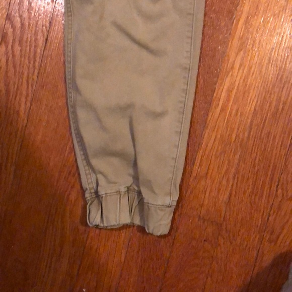 Old Navy men’s khaki cargo pants size 30 - Picture 3 of 4